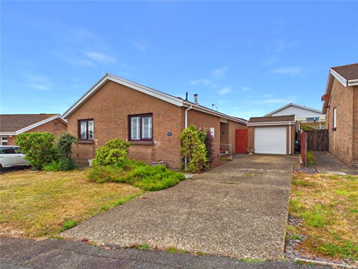 3 Bedroom Bungalow For Sale In Linney Way, Milford Haven, Pembrokeshire, SA73