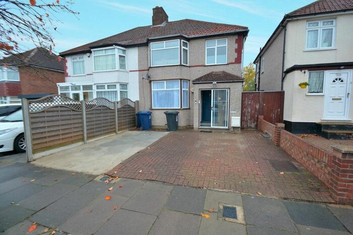 1 Bedroom Flat To Rent In Russell Road, Northolt UB5