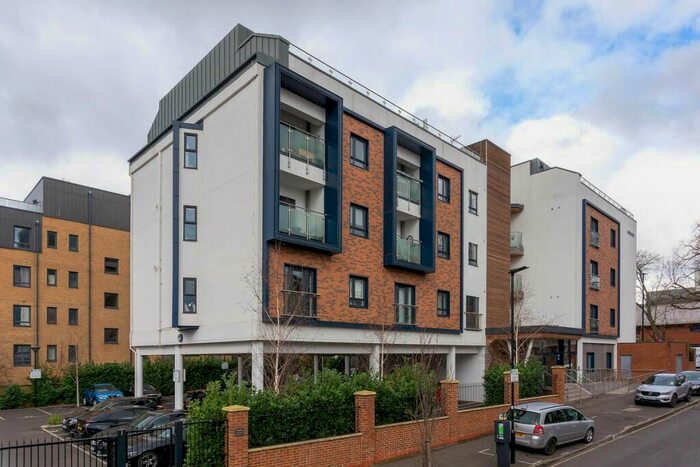 1 Bedroom Flat To Rent In Grove House, London Road, TW7