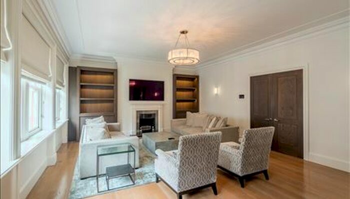 3 Bedroom Flat To Rent In Duke St, London, EC4M