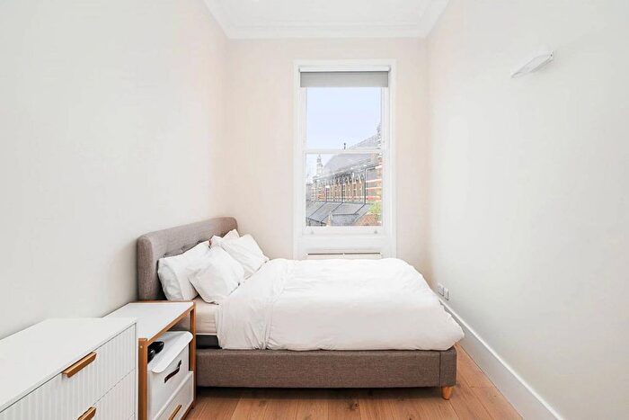 1 Bedroom Flat To Rent In Queens Gate, South Kensington, London, SW7