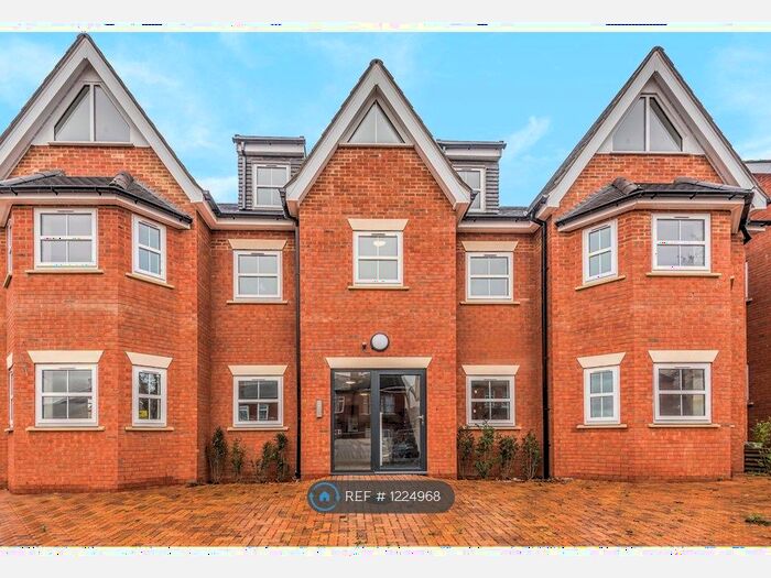 2 Bedroom Flat To Rent In Kitchener House, High Wycombe, HP11