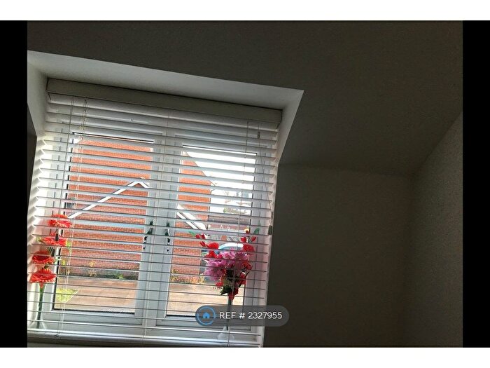 2 Bedroom Detached House To Rent In Avocet Road, Bedford, MK42