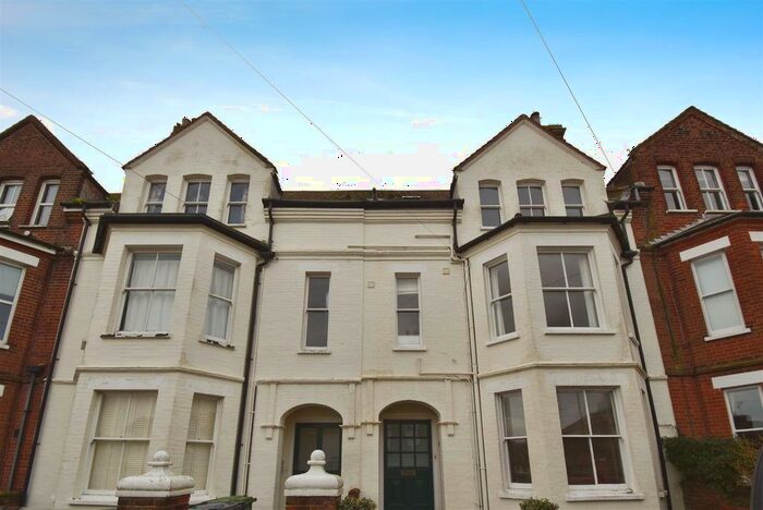 2 Bedroom Flat To Rent In Vicarage Road, Cromer, NR27