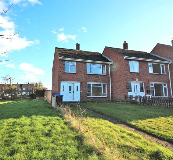 3 Bedroom Terraced House To Rent In Churchill Close, Calne, SN11
