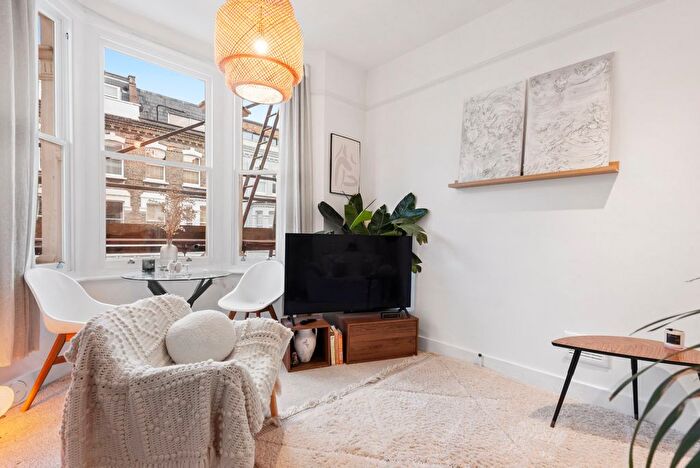 1 Bedroom Flat To Rent In Radipole Road, Parsons Green, SW6