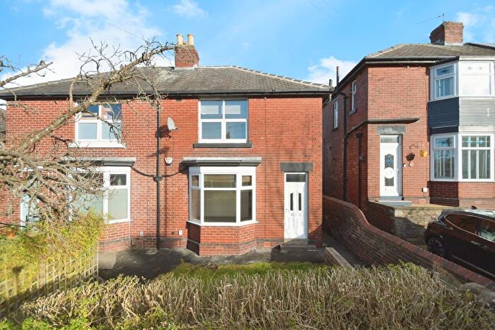 3 Bedroom Semi Detached House To Rent In Moffatt Road, Sheffield, S2