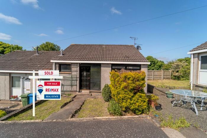 1 Bedroom Semi-Detached Bungalow For Sale In Willowdean, Bridgend, Linlithgow, EH49