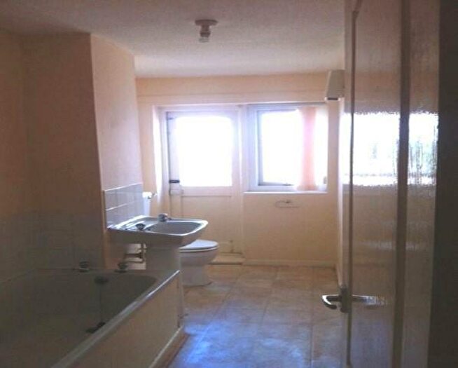 2 Bedroom Maisonette For Sale In Calling Investors. Through Our Auction Partners A, L11