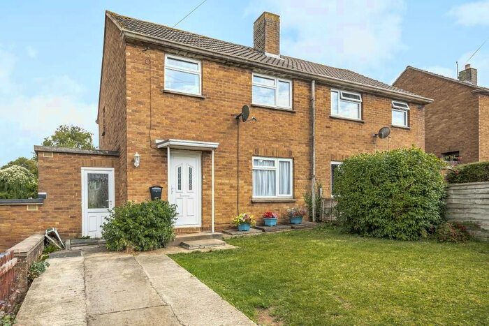 3 Bedroom Semi-Detached House To Rent In Hailey Avenue, Chipping Norton, OX7