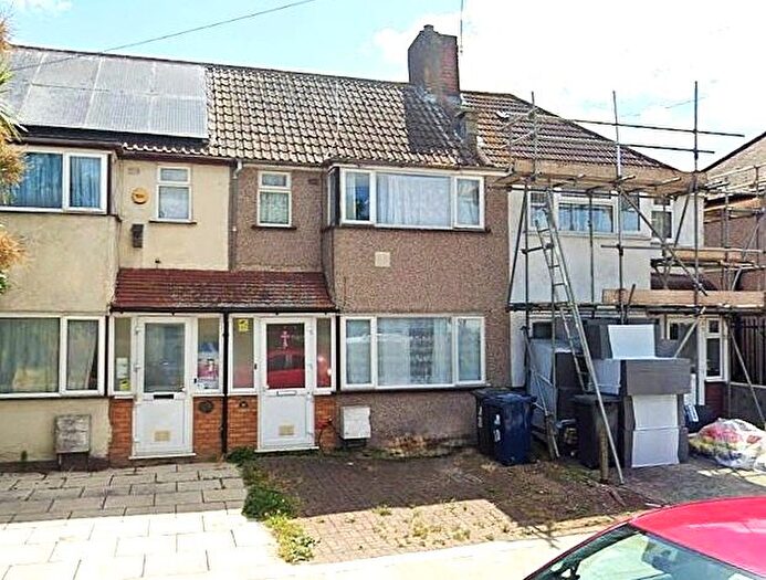 2 Bedroom Terraced House For Sale In Bankside, Southall, UB1