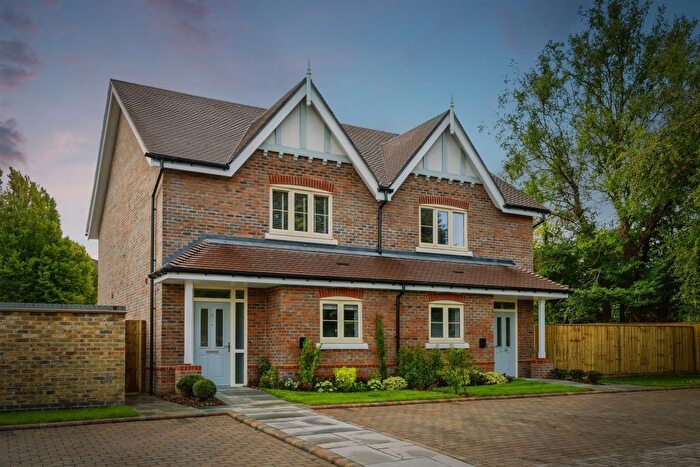 3 Bedroom Semi Detached House For Sale In De Havilland Place, White Waltham Village, Maidenhead, SL6