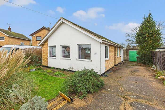 3 Bedroom Detached Bungalow For Sale In Elms Close, Earsham, Bungay, NR35