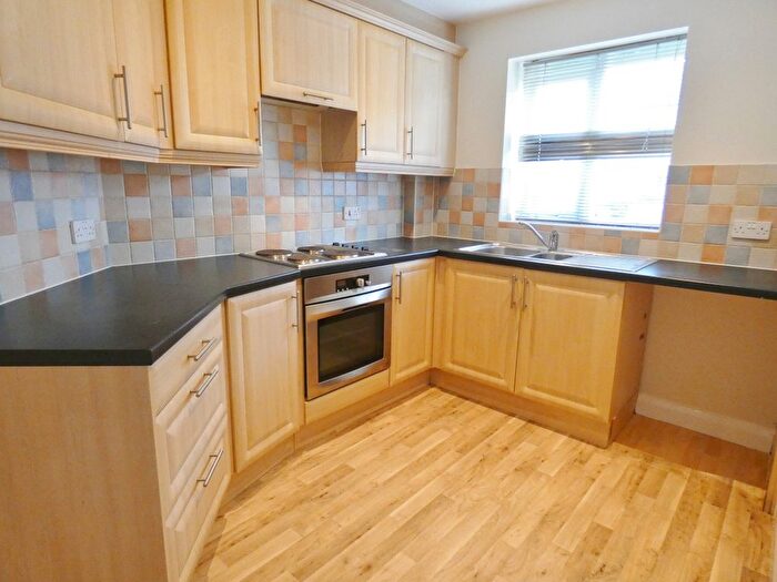 2 Bedroom Flat To Rent In Atherton Close, Ashton-On-Ribble, Preston, PR2