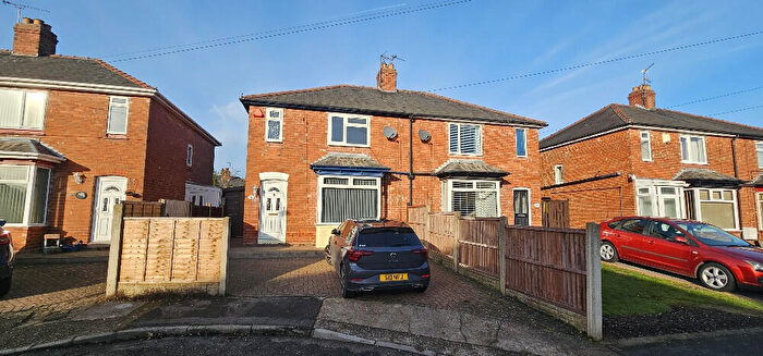 3 Bedroom Semi Detached House To Rent In Bell Grove, Lincoln, Lincolnshire, LN6