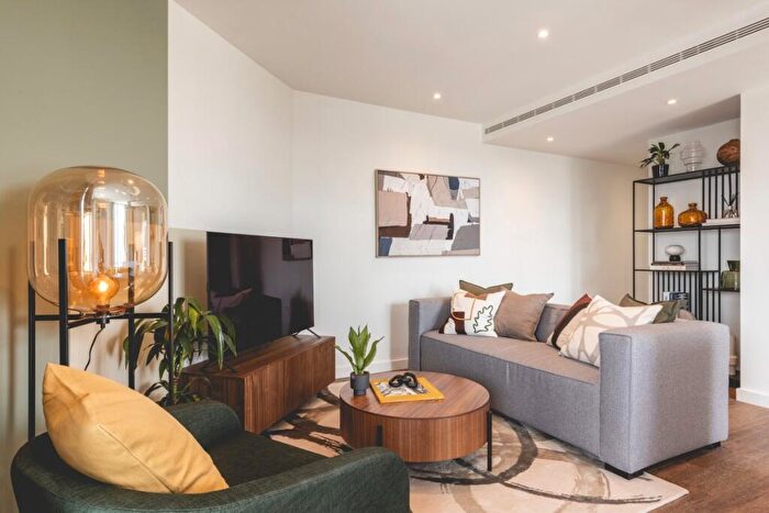 2 Bedroom Flat To Rent In Bloom East, Nine Elms Ln, Nine Elms, London, SW11