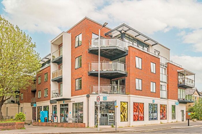 2 Bedroom Flat To Rent In Ellerton Road, Surbiton, KT6