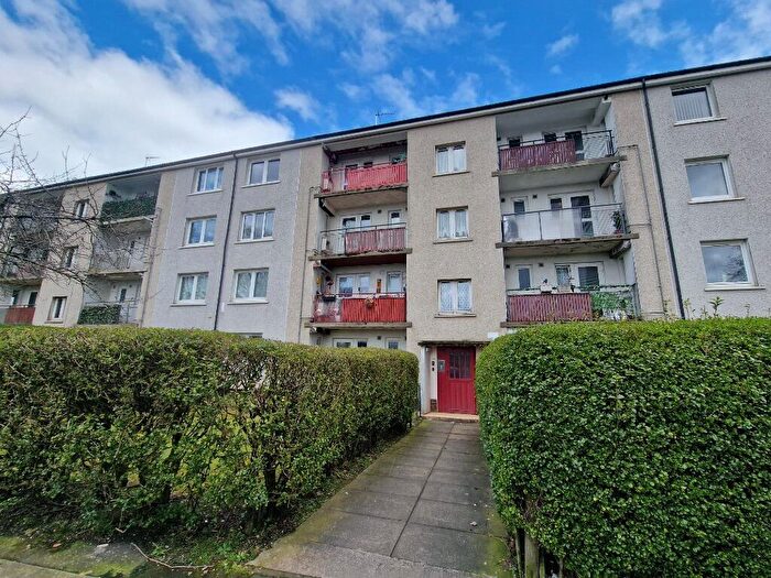 3 Bedroom Flat To Rent In Carbisdale Street, Springburn, Glasgow, G22