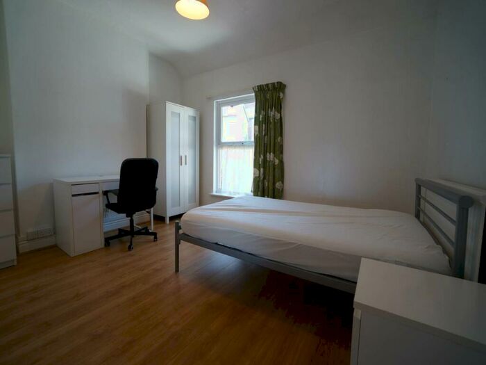 6 Bedroom House To Rent In Glyn Ceris, Bangor, Gwynedd, LL57