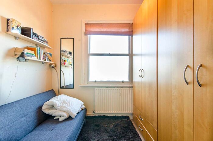 2 Bedroom Flat To Rent In West End Lane, West Hampstead, London, NW6