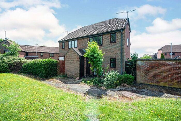 1 Bedroom Flat To Rent In Parsley Close, Earley, Reading, RG6