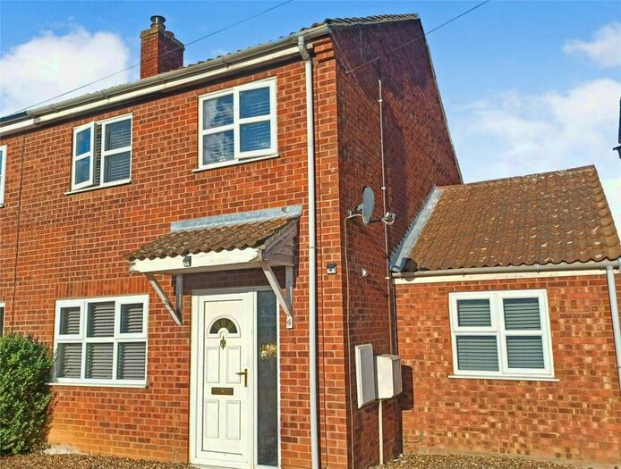 3 Bedroom Semi-Detached House For Sale In Maltings Way, East Harling, Norwich, NR16