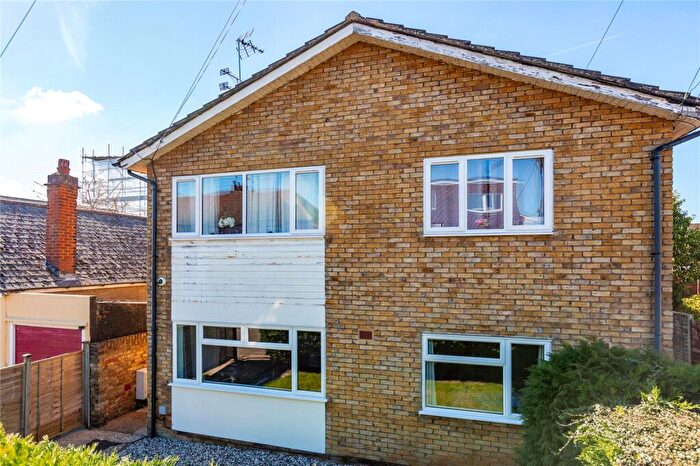 2 Bedroom Maisonette For Sale In South Primrose Hill, Chelmsford, Essex, CM1