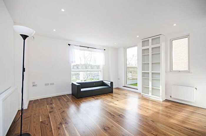 2 Bedroom Flat For Sale In Heath Parade, Colindale, London, NW9