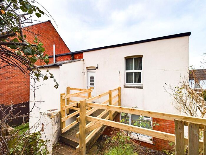 2 Bedroom Apartment To Rent In William Street, Swindon, Wiltshire, SN1