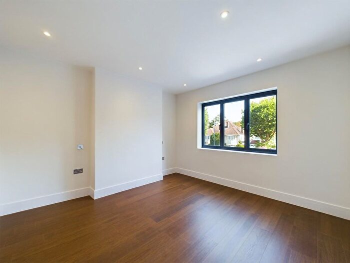 1 Bedroom Flat For Sale In Brondesbury Park, London, NW6