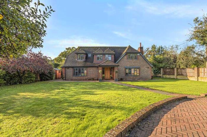 3 Bedroom Detached House For Sale In Coolham Road, Brooks Green, RH13