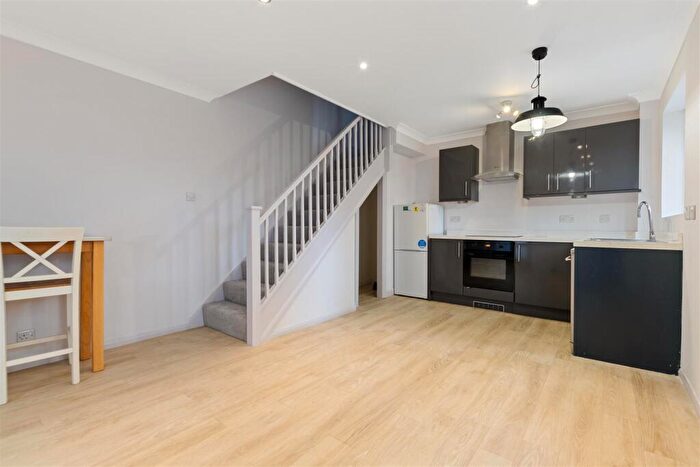 1 Bedroom End Of Terrace House For Sale In Sandringham Road, Petersfield, GU32