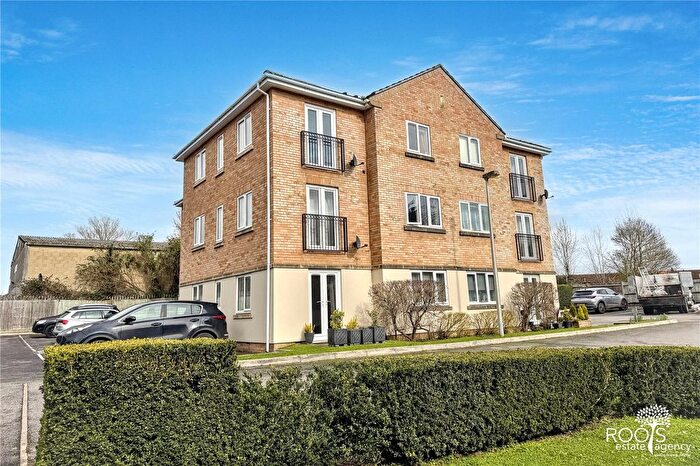 2 Bedroom Flat For Sale In Tarn Howes Close, Thatcham, Berkshire, RG19