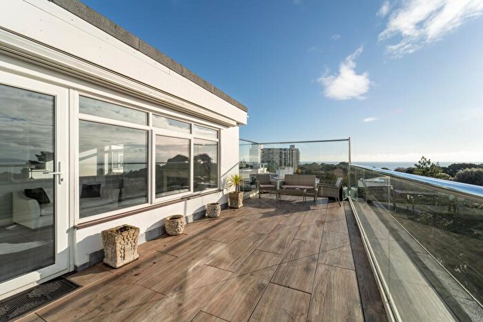 2 Bedroom Penthouse To Rent In West Cliff Road, Bournemouth, BH4