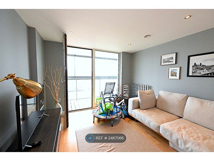 2 Bedroom Flat To Rent In Dundas Court, London, SE10