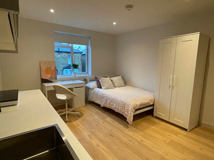 Studio To Rent In Hardman Road, Kingston Upon Thames, Surrey, KT2