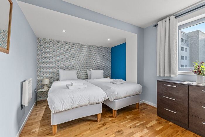 3 Bedroom Flat For Sale In Western Harbour View, Edinburgh, EH6