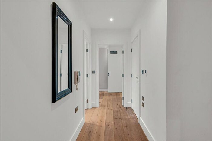 2 Bedroom Flat To Rent In Carlow House, London, NW1