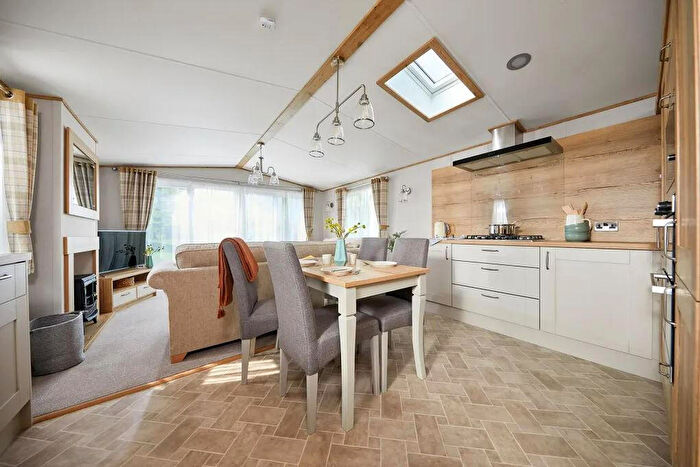 2 Bedroom Park Home For Sale In Darlington, County Durham, DL2
