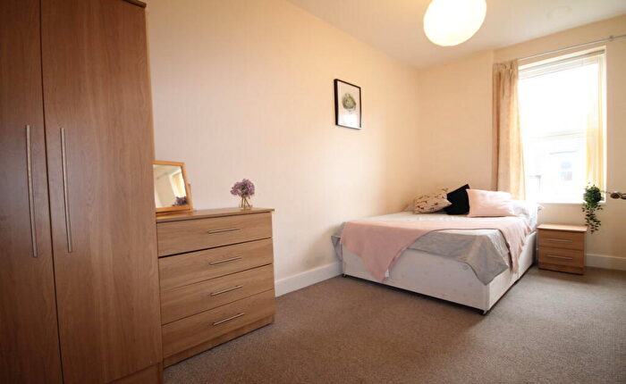 3 Bedroom Flat To Rent In Third Avenue, Newcastle Upon Tyne, NE6