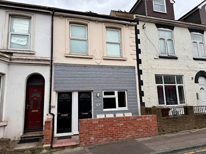 1 Bedroom Flat To Rent In Canterbury Street, Gillingham, Kent, ME7