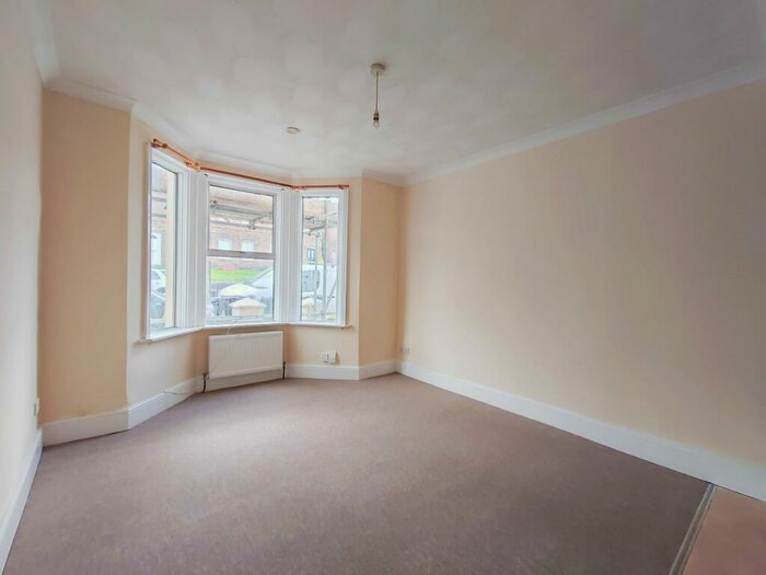 1 Bedroom Flat To Rent In Queens Park Road, Brighton, BN2