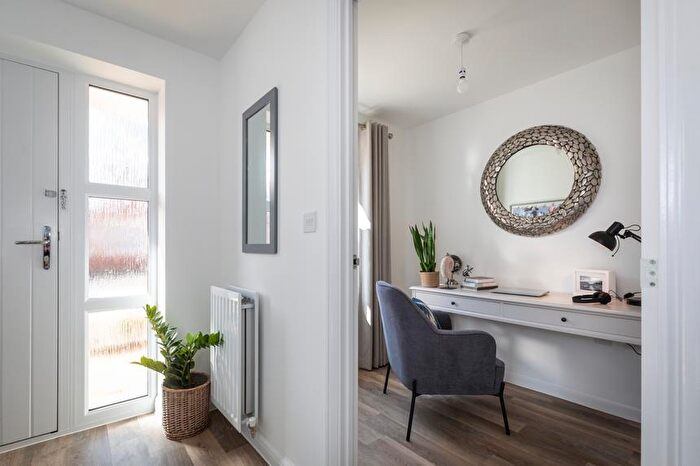 4 Bedroom Detached House For Sale In Celandine Gardens, Weldon Manor, NN17