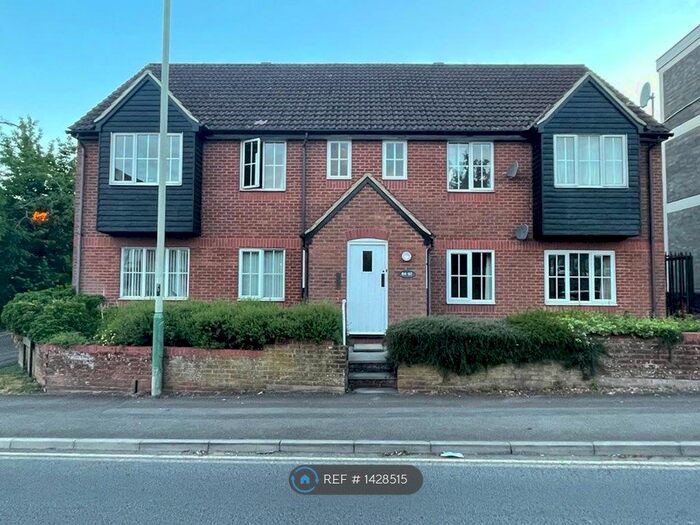 2 Bedroom Flat To Rent In Old Town, Swindon, SN3