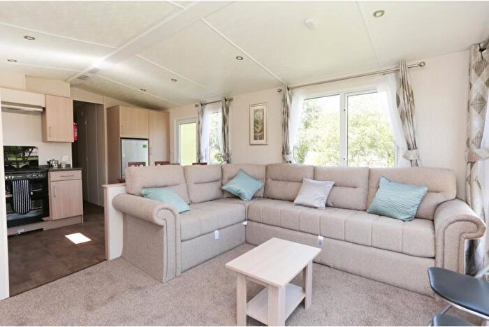 3 Bedroom Park Home For Sale In Tattershall Lakes Country Park, LN4