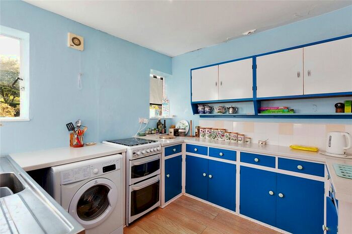 4 Bedroom Detached House For Sale In Vine Avenue, Sevenoaks, Kent, TN13