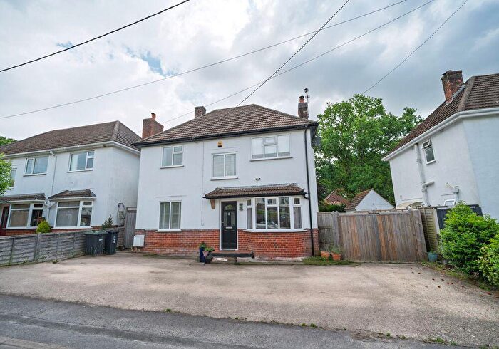 3 Bedroom Detached House For Sale In Wyelands Avenue, Wimborne, BH21