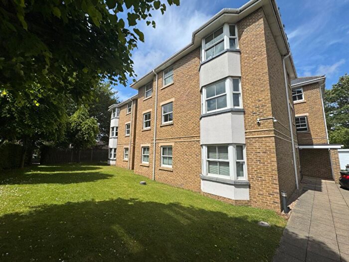 1 Bedroom Apartment For Sale In Coopers Court, Coopers Road, Northfleet, Gravesend, Kent, DA11
