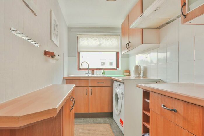 2 Bedroom Apartment For Sale In Waddington Court, Cottingham Road, Hull, HU5