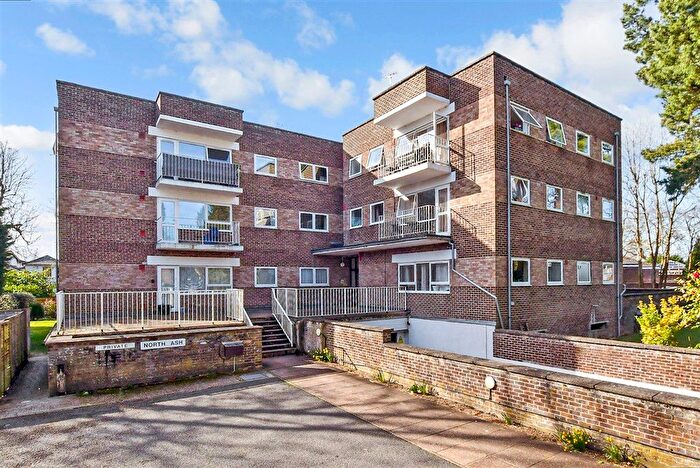 2 Bedroom Flat For Sale In Hawthorn Close, Horsham, West Sussex, RH12